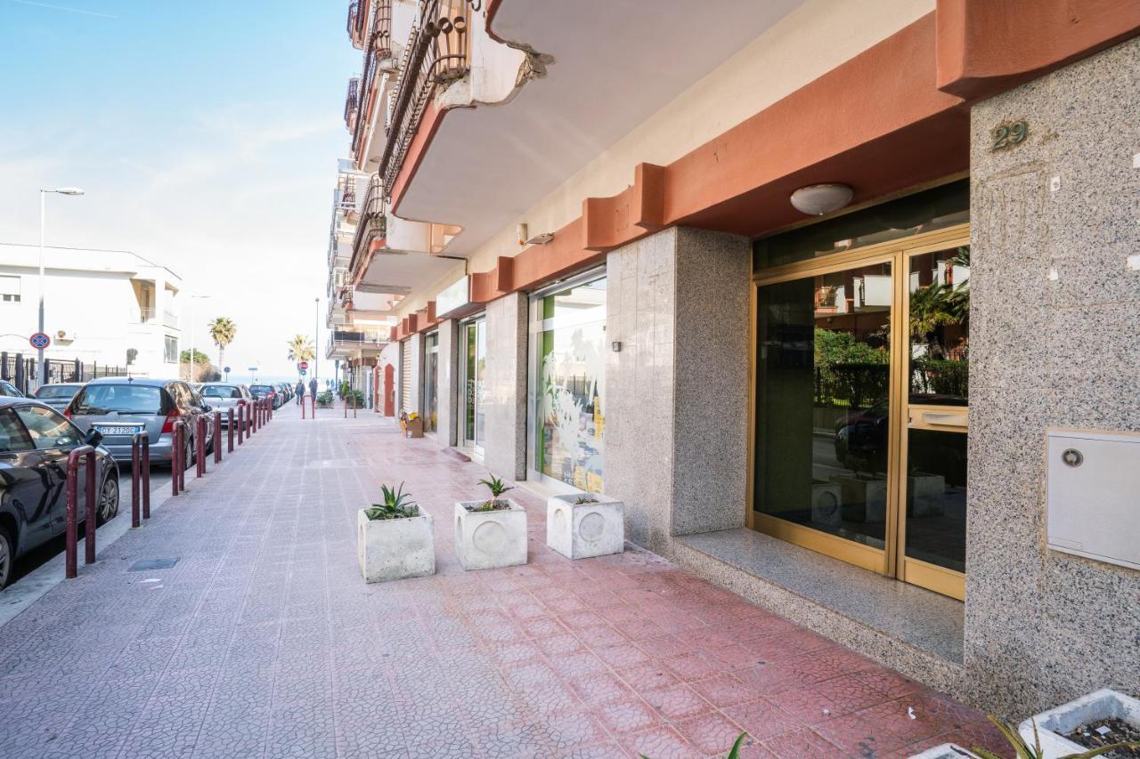 Apartamento Dimora Montereale Near The Sea Trani Exterior foto